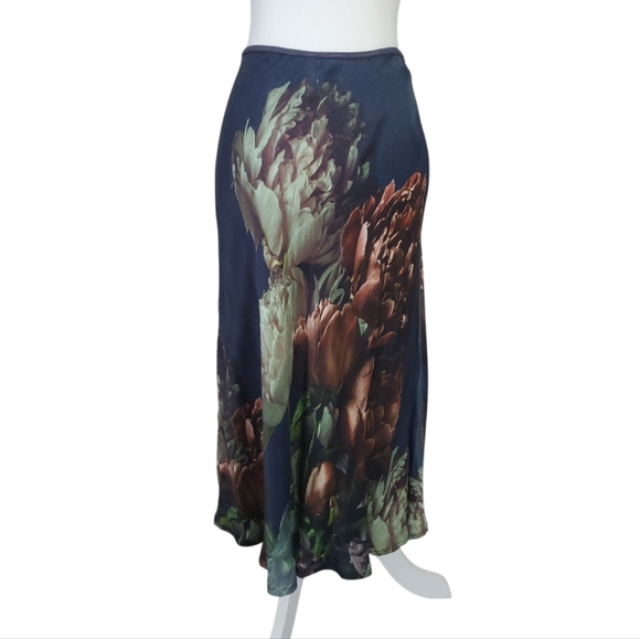 Anthropologie Blank London Navy Blue Jaslina Floral Satin Pull On Skirt Small - Picture 3 of 12